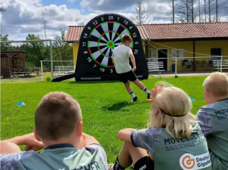 Fußballferienfreizeit am Geißrain: Camp der Ballschule „Move2gether“ 2024